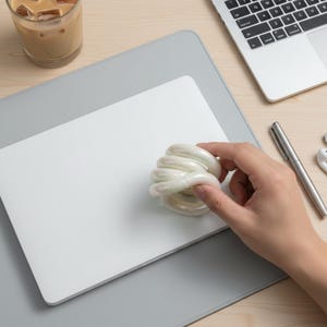 Thermochromic Iridescent Tangle Fidget Toy – Color Changing Stress Relief Gift for Teens & Adults image 4