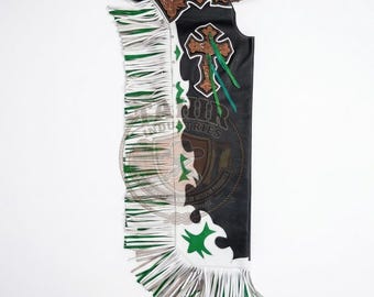 Leren rodeochaps – bloemenversiering, kruisinleg, groen-witte franje