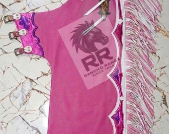 Op maat gemaakte chaps voor stierenrijden, patriottische leren rodeo-chaps met franje, handgereedschap westernrijkleding, roze stierenkloof