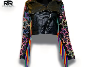 Handgemaakt zwart leren jack met franje: met regenboogster geborduurde boho-bovenkleding
