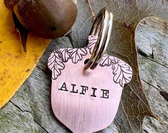 Aangepaste eikelhond-ID-tag, gepersonaliseerde naam-ID herfst/herfst voor puppy, kat, bladboom bedel halsband of tuigje, met de hand gestempeld in koper