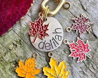 Esdoornbladbedel voor huisdieren, herfstbladbedel voor hondenhalsbanden, messing metalen emaille bedels voor de herfst, kleine gouden hondenhalsband naam-ID-tag