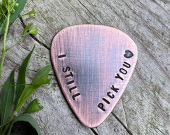 Aangepaste koperen plectrum – met de hand gestempeld "I Pick You" – 7e/22e verjaardagscadeau voor hem, gepersonaliseerde muzikant aandenken voor muziekliefhebbers
