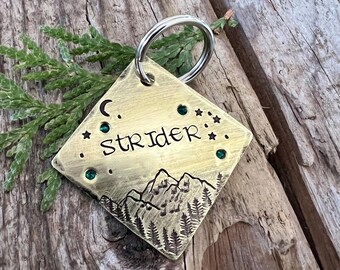 Gepersonaliseerde messing huisdier-ID-tag voor honden - Custom Mountain LOTR-naam-ID - Strider, cadeau voor huisdierouders, Moon Stars huisdierhalsbandlabel voor honden