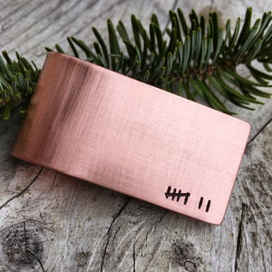 Fermasoldi in rame per il 7° anniversario / Regalo per il settimo e 22° anniversario per lui / Portasoldi con segno di spunta - Fermasoldi personalizzato - Regali in rame