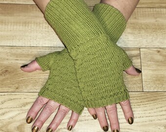 NO WOOL!, Automatic fit, Olive Aesthetically Pleasing Wrist Warmers, Fingerless Gloves, Bamboo, Cotton, Silk, Elastic Nylon