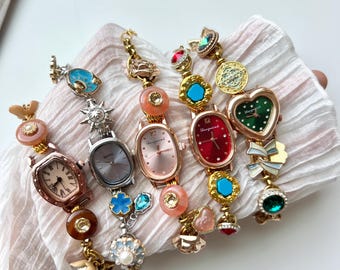 Pulsera de reloj con dije de botón colorido, reloj de pulsera vintage, pulsera de reloj con dije Y2K, elegante regalo de reloj para ella, joyería de reloj de boda