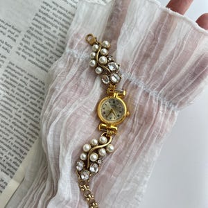 Vintage Pearl Watch for Women, Elegant Gold Wrist Watch,Dainty Pearl Bracelet Watch, Wedding Jewelry Gift for Her,Unique Pearl Watch Jewelry