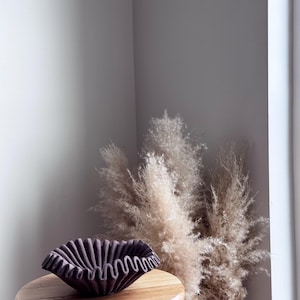 Sculptural Wavy Bowl – Modern Decorative Bowl – Neutral Home Decor – Handmade Centerpiece – Minimalist Coffee Table Accent