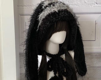 手作りのうさぎフード付き帽子 - 黒とグレーのぬいぐるみ素材、長い耳
