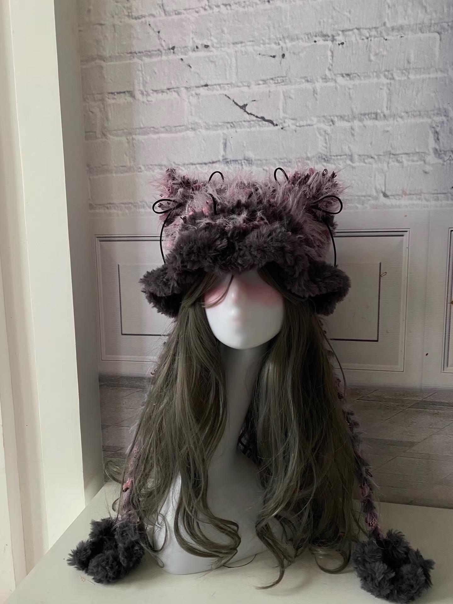 ハンドメイドのふわふわ猫耳ビーニー：グレーパープルフェイクファーの 