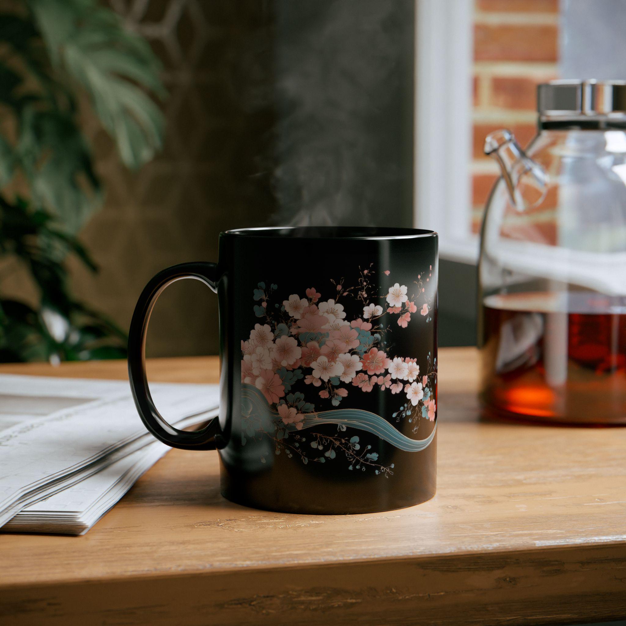 エレガントな花柄のブラックマグカップ、お茶好きの方へのコーヒー