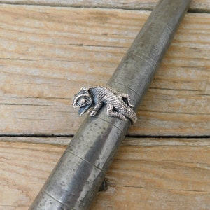 Chameleon ring handmade in sterling silver 925 with great detail