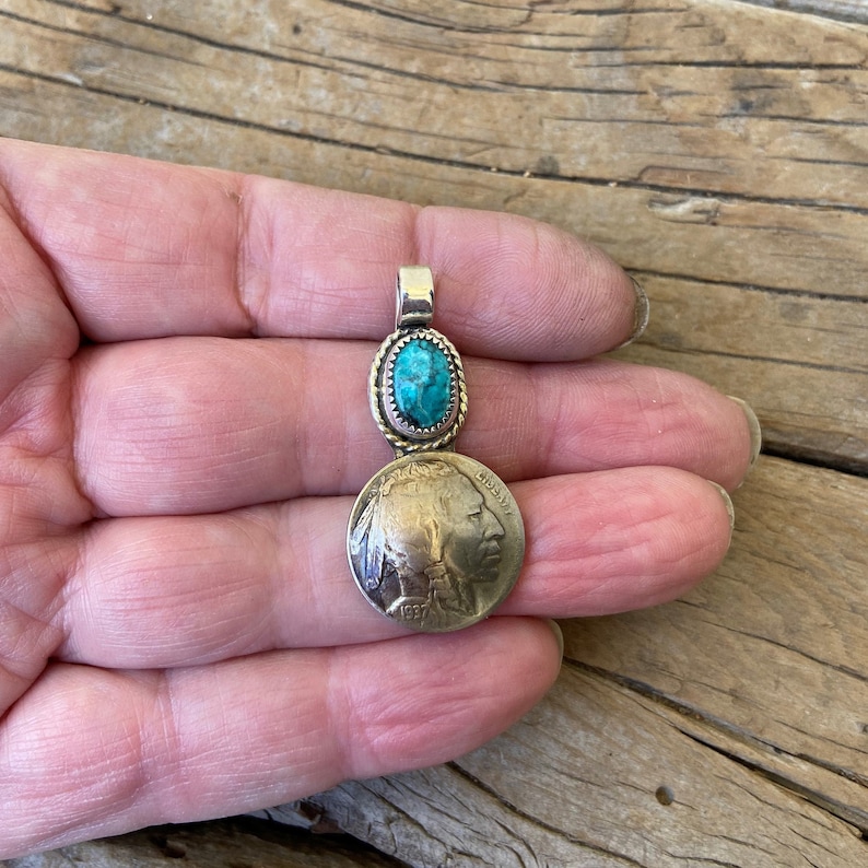 ON SALE Turquoise pendant handmade in sterling silver 925 with a Indian head Nickel