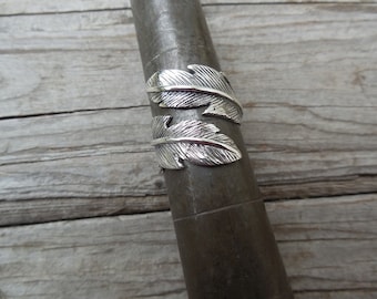 Adjustable feather ring handmade in sterling silver 925