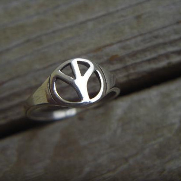 Peace sign ring in sterling silver