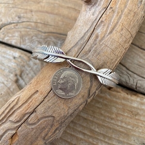 EN OFERTA Pulsera de plumas hecha a mano en plata de ley 925