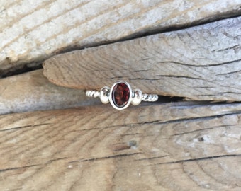 Garnet ring handmade in sterling silver 925