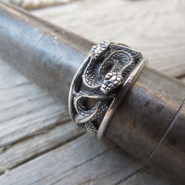 Duel snake ring handmade in sterling silver 925
