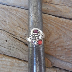 Spiney oyster Snake ring handmade in sterling silver 915 with orange and purple spiney oyster cabachons