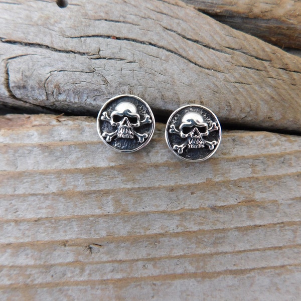 Skull and crossbones stud earrings cast and antiqued in sterling silver 925