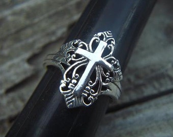 Beautiful handmade sterling silver cross ring