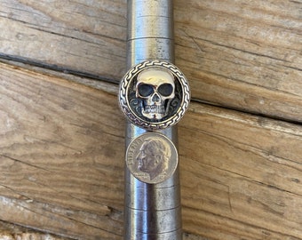 Skull ring handmade in sterling silver 925