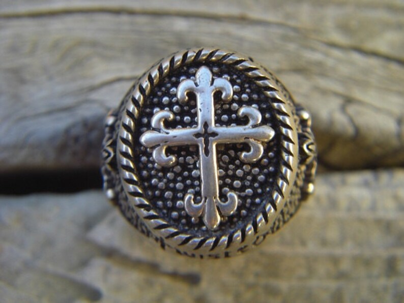 ON SALE Medieval Twisted Blade Ring in Sterling Silver - Etsy