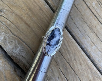 ナバホ族 ホワイトバッファロー＆スターリングシルバー ベアパウ