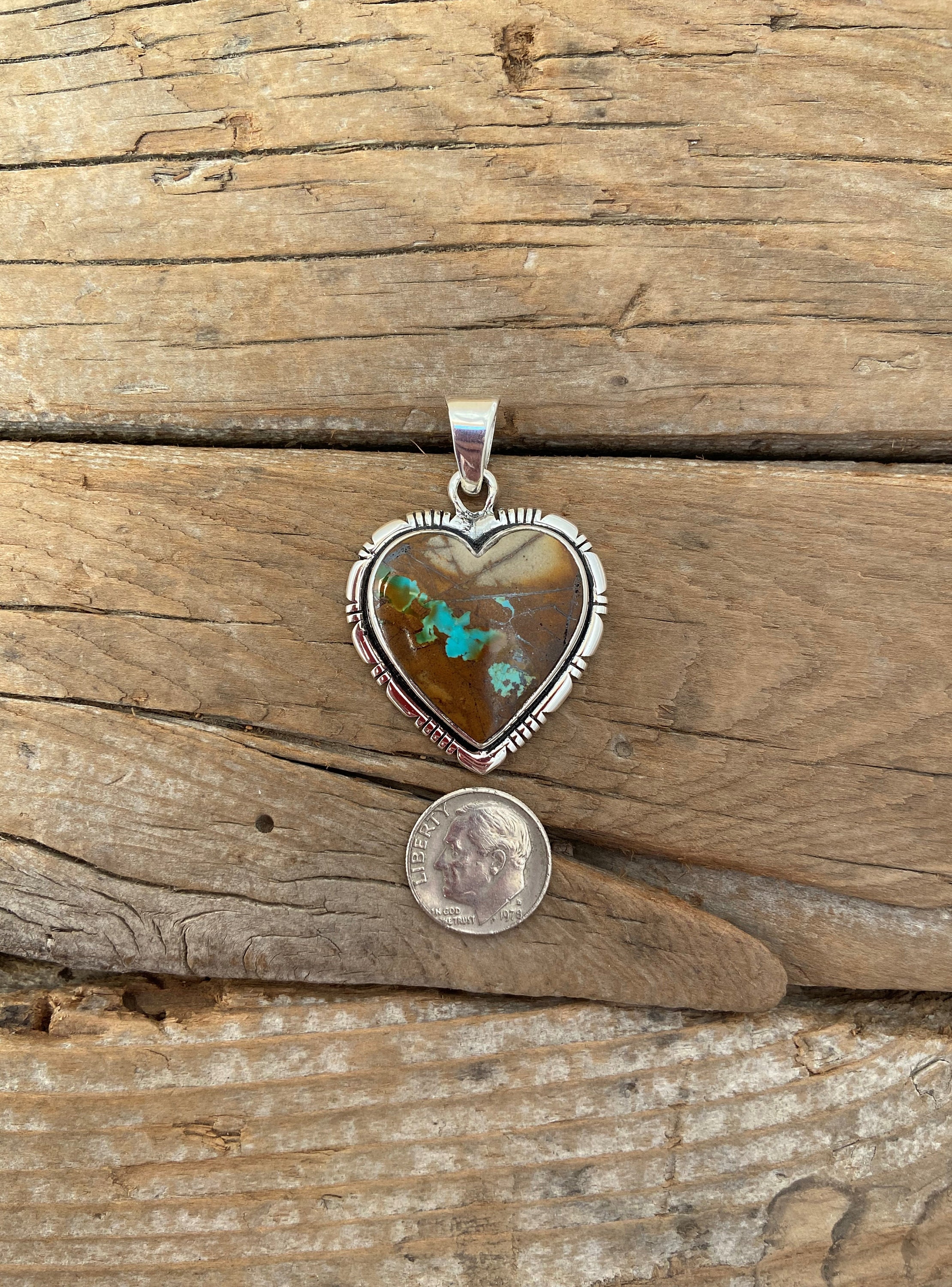 TURQUOISE HEART PENDANT APROX 1 INCH TALL ATTRACTIVE 1 RANDOM HEART 