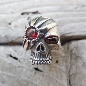 Skull ring in sterling silver