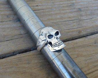 Skull ring handmade in sterling silver 925