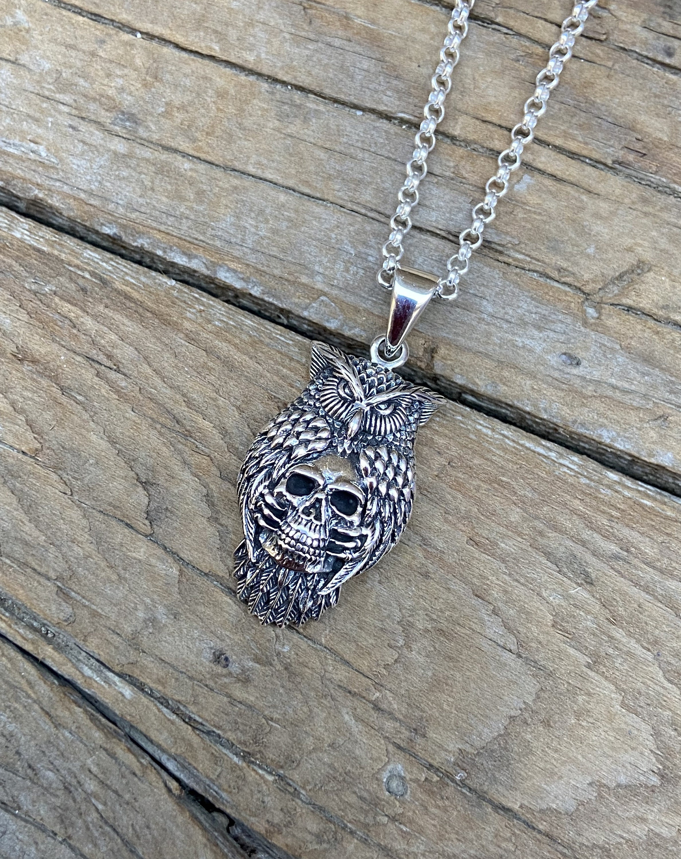 Owl necklace handmade and antiqued in sterling silver 925 with a skull