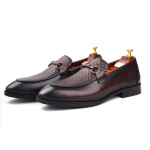 Handmade Men&#39;s Wine crust leather formal loafer shoe, business & casual party wear