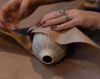 Braune Kraftpapierrolle - Biologisch abbaubare, recycelbare, plastikfreie, umweltfreundliche Geschenkverpackung und Kraftpapierrolle