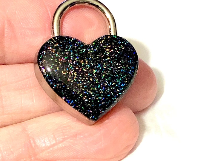 Black Holographic Heart Padlock for Day Collars BDSM Bondage Jewelry