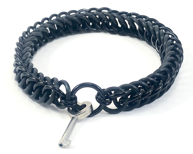 Black Key Holder Stretch Bracelet