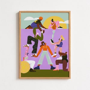 Könnte beinhalten: Ein gerahmter Kunstdruck mit einer stilisierten Illustration mehrerer Figuren in verschiedenen Posen. Die Figuren sind in verschiedenen Hauttönen dargestellt und tragen farbenfrohe Kleidung. Der Hintergrund umfasst eine lila Wand, einen grünen Boden und eine gelbe Sonne.