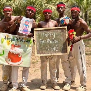 Video di auguri di danza africana personalizzato - Auguri divertenti e personalizzati per compleanni e altro, consegna veloce