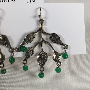 Vintage Anthropologie Gold Tone Leaves Green Bead Drop Dangle Pierced Earrings image 2