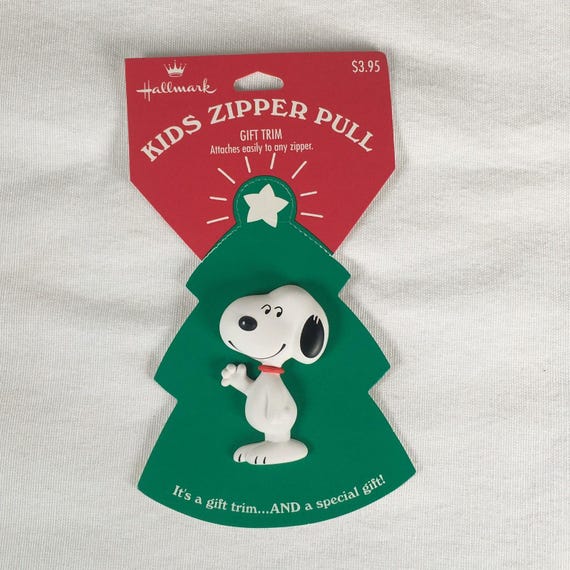 Hallmark Peanuts Snoopy Kids Zipper Pull Christmas Gift Trim Tag New on Card