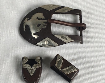 Western Gürtelschnalle Braun Hand graviert Silber Akzente Bucking Bronco 6,8 cm
