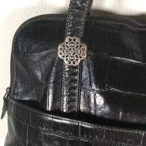 Duża czarna torba na ramię z wytłaczanej skóry krokodyla w stylu vintage Brighton zdjęcie 4