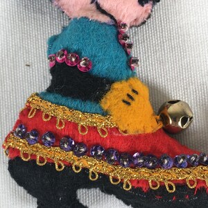 Vtg Handmade Disney Felt Stitched Beaded Minnie Mouse in Shoe Christmas Ornament image 4