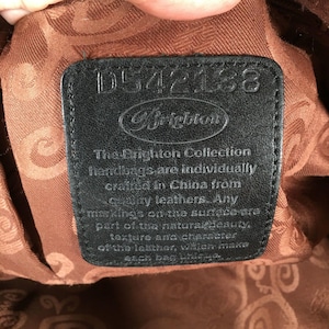 Duża czarna torba na ramię z wytłaczanej skóry krokodyla w stylu vintage Brighton zdjęcie 14