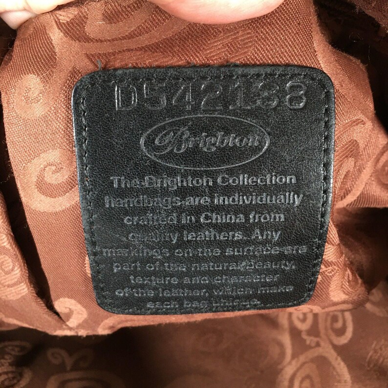 Duża czarna torba na ramię z wytłaczanej skóry krokodyla w stylu vintage Brighton zdjęcie 14