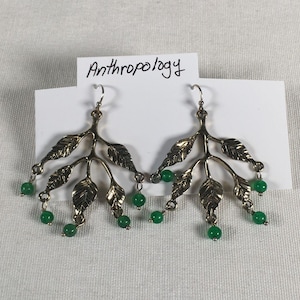 Vintage Anthropologie Gold Tone Leaves Green Bead Drop Dangle Pierced Earrings image 1
