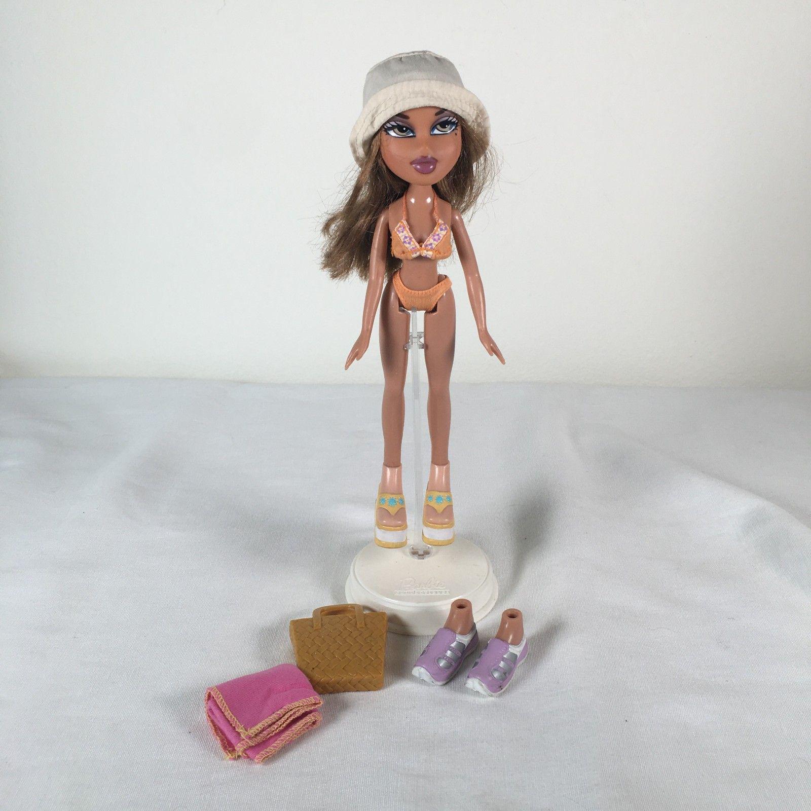 2002 Bratz Beach Party Yasmin Doll Original Outfit MGA Fashion