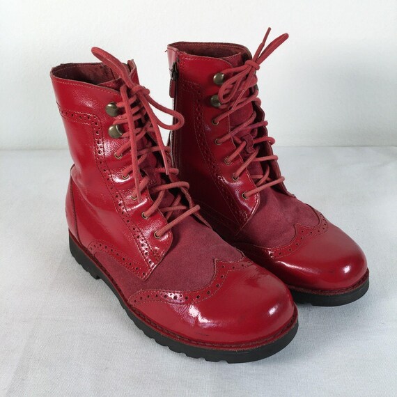 UGG Chadwik Wingtip Suede & Patent Paddock Lace up Ankle  display picture 3