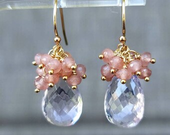 Orecchini A Fiore In Oro Champagne Con Perle Finta E Strass – Tondi Traforati